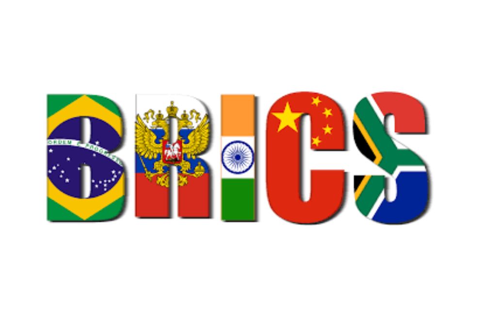 Nome "Brics" escrito com as bandeiras dos países na suaformação original.